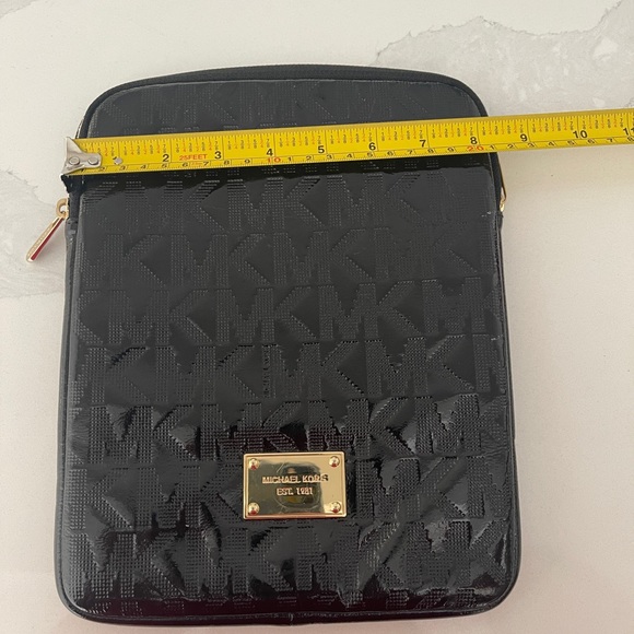 MK Michael Kors 12inch IPad Case - Picture 6 of 8